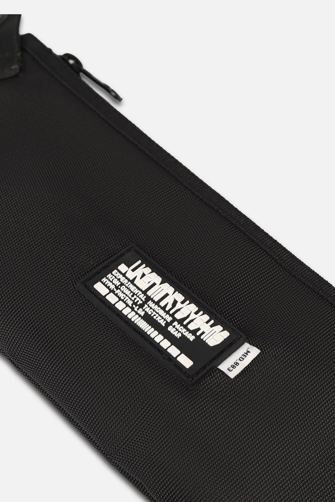 everyday-carry-small-black-pouch-05-860001.jpg
