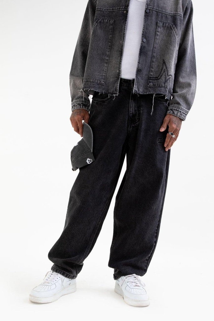 Black-baggy-skater-jeans-07-887067.jpg