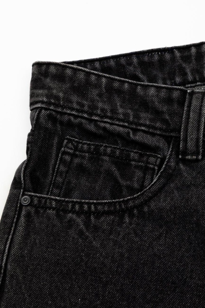 denim-shorts-jeans-09-552988.jpg